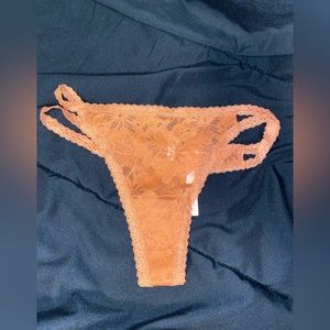 PINK Lace thong. Size XS